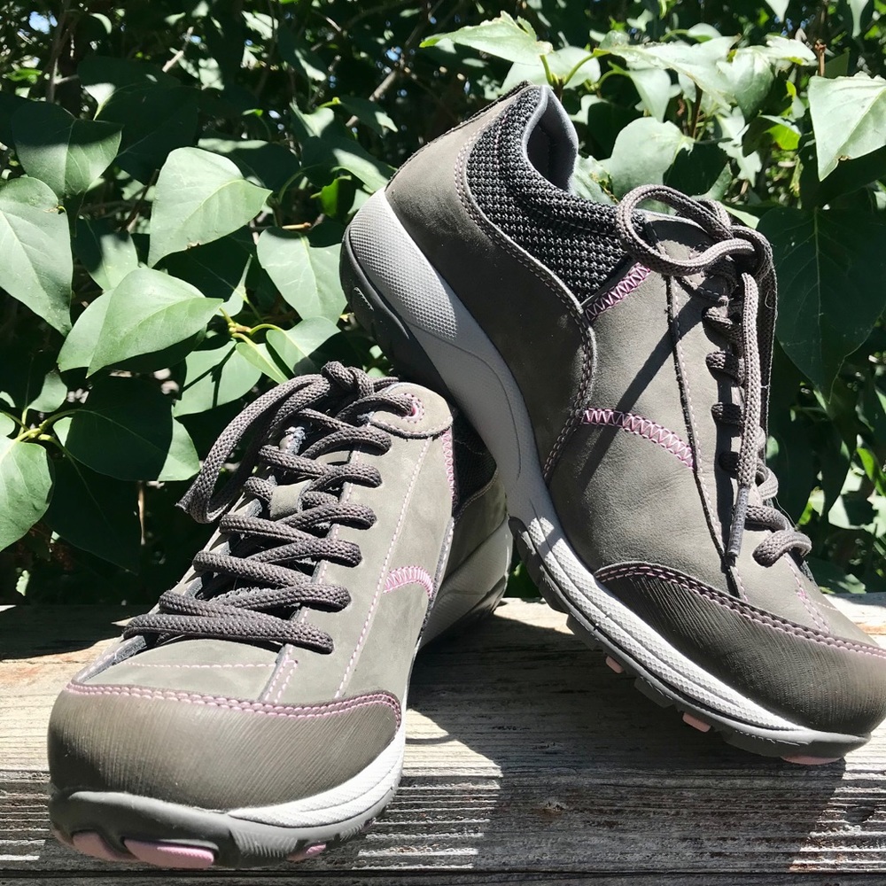 Vibram womens trail shoe